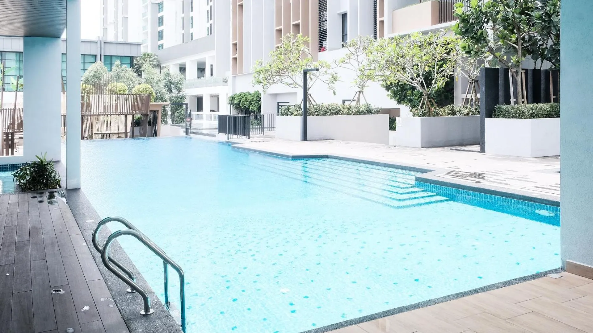 Bukit Indah Sky Trees 2-Bedroom Apartment Johor Bahru Malaysia